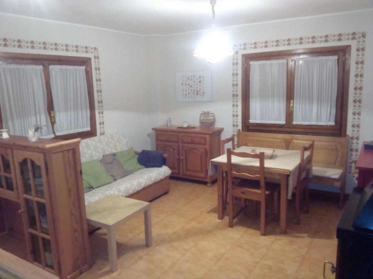 Apartamento Modesto En Las Montanas Del Pirineo Aragones En Alquiler Altruista Economico Villanua Exterior photo