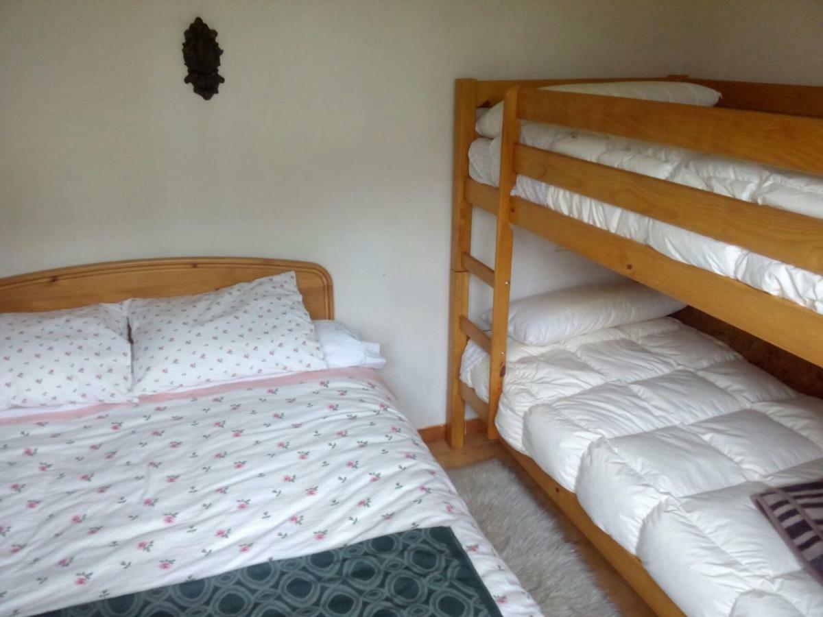 Apartamento Modesto En Las Montanas Del Pirineo Aragones En Alquiler Altruista Economico Villanua Exterior photo